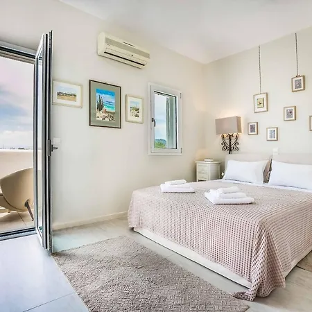 Ai Helis Beach House *